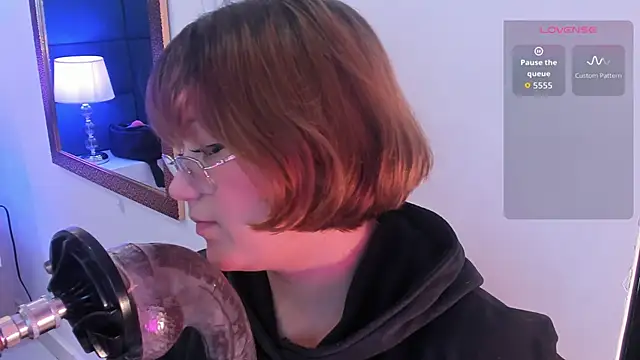 isa grey  online show from 10-02-25, 03:57