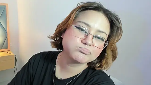 isa grey  online show from 11-30-25, 12:58