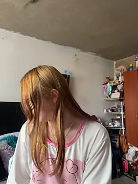 Snapshot of Aria_beauti chatting on 09-26-25, 01:37 Aria beauti online show from 09-26-25, 01:37