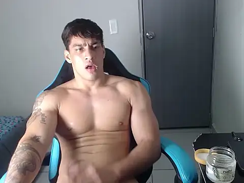 Snapshot of latin_party007 chatting on 11-21-25, 04:11 latin party007 online show from 11-21-25, 04:11