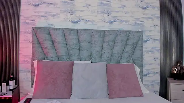 ShanelEvans online show from 04-10-26, 07:07