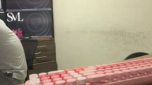 danisml134 online show from 11-13-25, 01:15