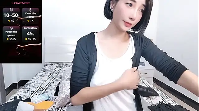 Snapshot of YIWA-2000 chatting on 11-02-25, 05:21 YIWA-2000 online show from 11-02-25, 05:21