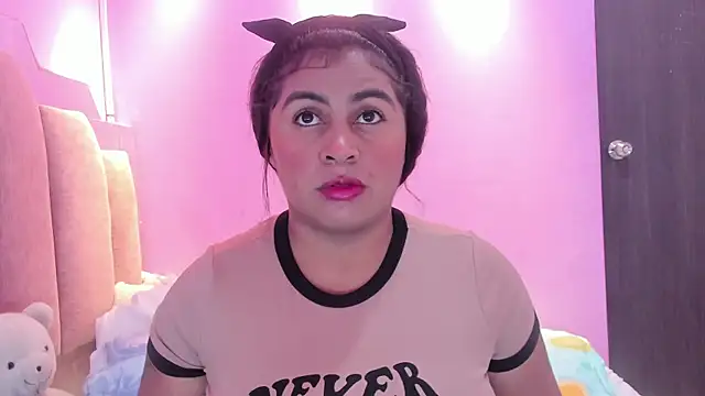 Snapshot of AndreaSweet2 chatting on 11-17-25, 08:03 AndreaSweet2 online show from 11-17-25, 08:03