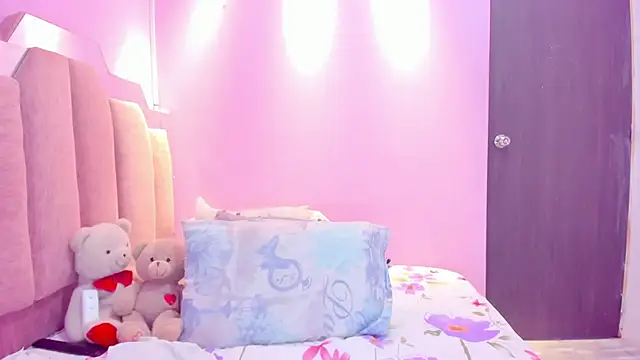 Snapshot of AndreaSweet2 chatting on 12-14-25, 07:51 AndreaSweet2 online show from 12-14-25, 07:51