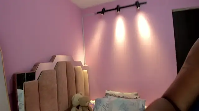 Snapshot of AndreaSweet2 chatting on 01-17-26, 08:12 AndreaSweet2 online show from 01-17-26, 08:12