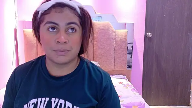 Snapshot of AndreaSweet2 chatting on 02-27-26, 08:09 AndreaSweet2 online show from 02-27-26, 08:09