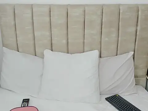 AprilStone1 online show from 10-08-25, 11:41