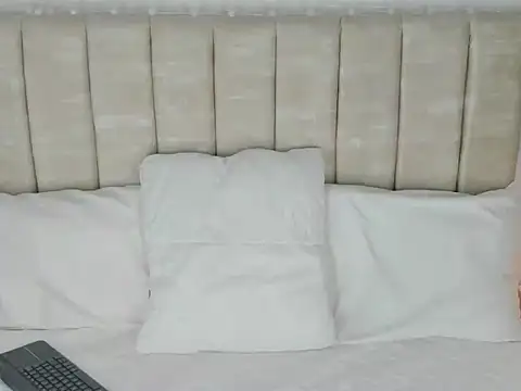 Snapshot of AprilStone1 chatting on 04-18-26, 02:32 AprilStone1 online show from 04-18-26, 02:32