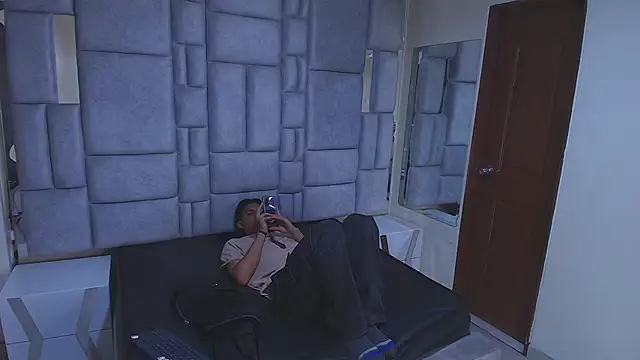 Snapshot of Dom_venena chatting on 12-21-25, 06:59 Dom venena online show from 12-21-25, 06:59