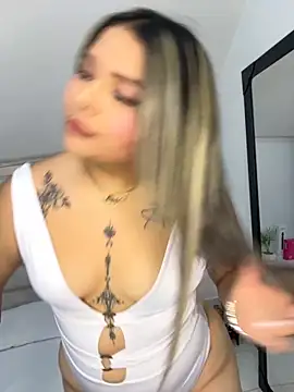 Snapshot of ashley-swift- chatting on 10-01-25, 04:40 ashley-swift- online show from 10-01-25, 04:40