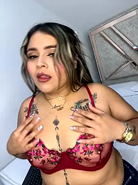 Snapshot of ashley-swift- chatting on 10-03-25, 06:32 ashley-swift- online show from 10-03-25, 06:32