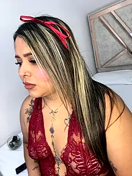 Snapshot of ashley-swift- chatting on 10-14-25, 09:54 ashley-swift- online show from 10-14-25, 09:54