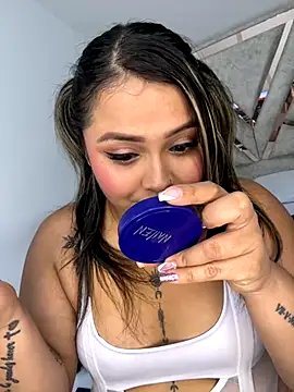 Snapshot of ashley-swift- chatting on 11-11-25, 07:08 ashley-swift- online show from 11-11-25, 07:08