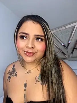 Snapshot of ashley-swift- chatting on 11-17-25, 10:54 ashley-swift- online show from 11-17-25, 10:54