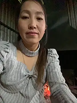 Snapshot of Huong-Ly chatting on 11-19-25, 02:11 Huong-Ly online show from 11-19-25, 02:11