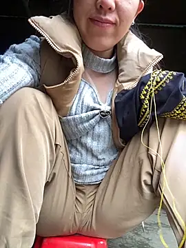 Snapshot of Huong-Ly chatting on 11-20-25, 01:28 Huong-Ly online show from 11-20-25, 01:28