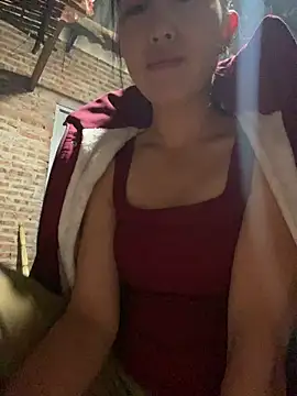 Snapshot of Huong-Ly chatting on 12-14-25, 03:23 Huong-Ly online show from 12-14-25, 03:23