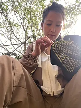 Huong-Ly online show from 02-05-26, 01:43