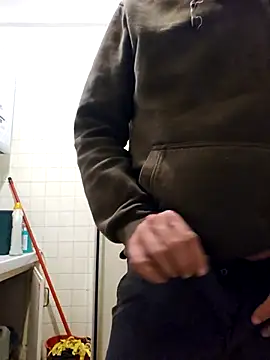 Snapshot of Stingles chatting on 09-26-25, 06:50 Stingles online show from 09-26-25, 06:50