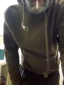 Snapshot of Stingles chatting on 09-28-25, 07:14 Stingles online show from 09-28-25, 07:14