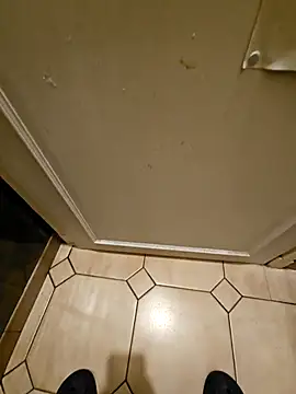 Snapshot of Stingles chatting on 10-18-25, 03:42 Stingles online show from 10-18-25, 03:42