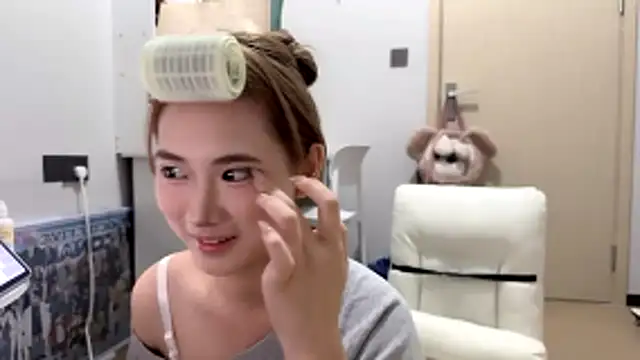 Ann-cookie online show from 11-07-25, 01:55