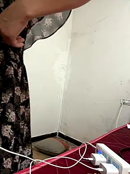 crhong666 online show from 10-01-25, 12:38