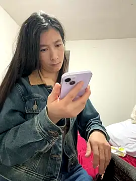 crhong666 online show from 11-08-25, 12:00