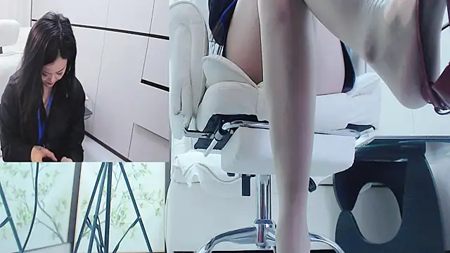 Eileen-L online show from 12-22-25, 03:47