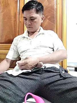 Snapshot of hotboy2x chatting on 09-30-25, 12:43 hotboy2x online show from 09-30-25, 12:43