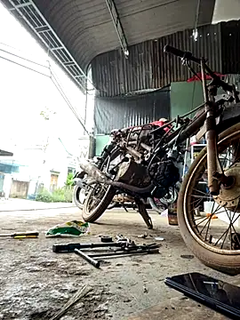 Snapshot of hotboy2x chatting on 10-11-25, 01:05 hotboy2x online show from 10-11-25, 01:05