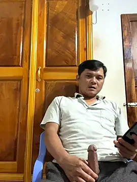 Snapshot of hotboy2x chatting on 10-29-25, 01:08 hotboy2x online show from 10-29-25, 01:08