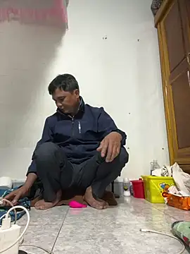 Snapshot of hotboy2x chatting on 11-20-25, 12:05 hotboy2x online show from 11-20-25, 12:05