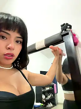 Snapshot of cutieass chatting on 09-23-25, 01:41 cutieass online show from 09-23-25, 01:41