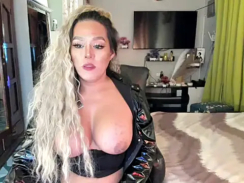 Snapshot of Queen_Angela6 chatting on 10-16-25, 08:26 Queen Angela6 online show from 10-16-25, 08:26