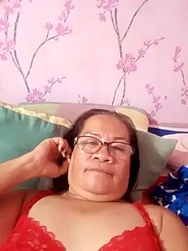 Snapshot of vickyhot1966 chatting on 09-30-25, 12:43 vickyhot1966 online show from 09-30-25, 12:43