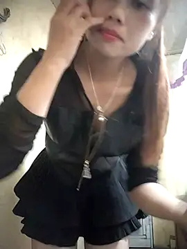 Dung-Thao19 online show from 10-29-25, 01:52