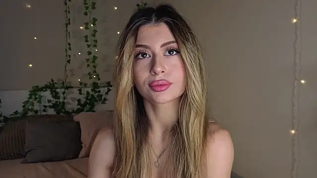 Snapshot of GeorginaHarn chatting on 11-02-25, 08:06 GeorginaHarn online show from 11-02-25, 08:06