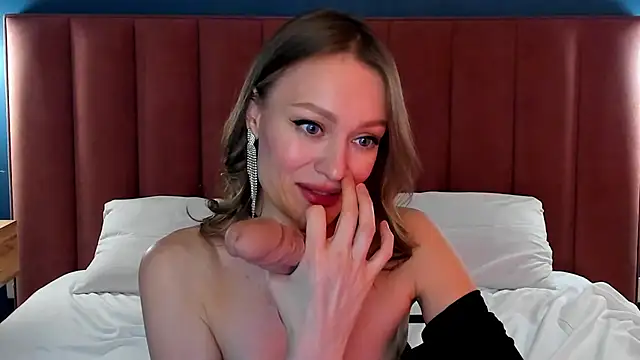 EvelynPoole online show from 04-11-26, 08:40