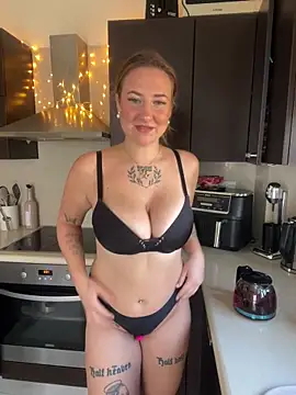 Snapshot of ManjaWinkler chatting on 12-01-25, 08:19 ManjaWinkler online show from 12-01-25, 08:19