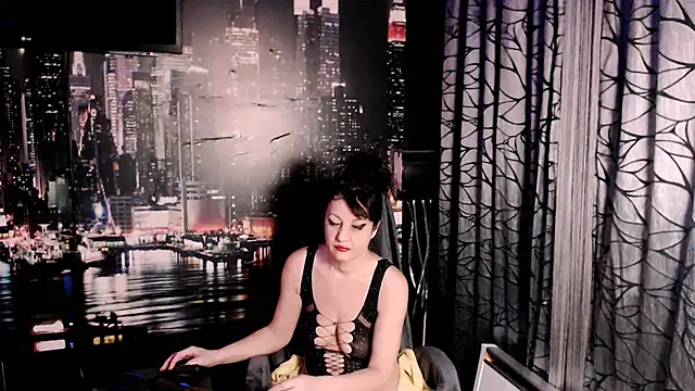 Snapshot of AMOURSWEET2025 chatting on 11-19-25, 01:22 AMOURSWEET2025 online show from 11-19-25, 01:22