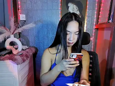 Snapshot of Nathalie_Smith19 chatting on 04-18-26, 09:37 Nathalie Smith19 online show from 04-18-26, 09:37