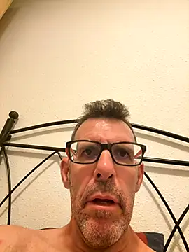 Snapshot of gigolobcn chatting on 09-13-25, 05:40 gigolobcn online show from 09-13-25, 05:40