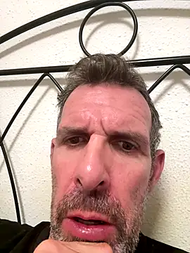 Snapshot of gigolobcn chatting on 12-13-25, 08:25 gigolobcn online show from 12-13-25, 08:25