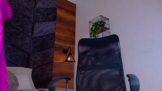 Nickifox   online show from 01-08-26, 07:38