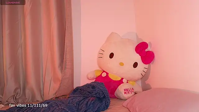 Snapshot of dulceangel__ chatting on 09-16-25, 02:12 dulceangel online show from 09-16-25, 02:12