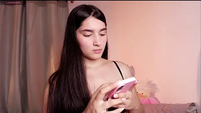 Snapshot of dulceangel__ chatting on 11-12-25, 04:46 dulceangel online show from 11-12-25, 04:46