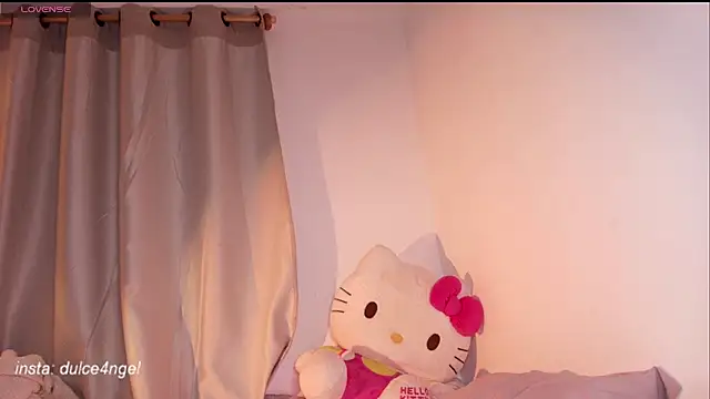 Snapshot of dulceangel__ chatting on 11-27-25, 03:08 dulceangel online show from 11-27-25, 03:08