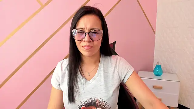 Snapshot of Eva_mermaid chatting on 10-23-25, 02:16 Eva mermaid online show from 10-23-25, 02:16